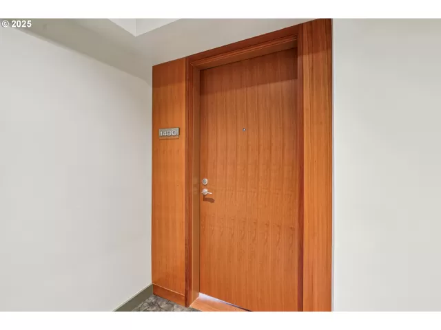 MLS: 521627638 Condo For Sale