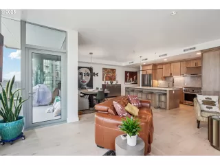 Photo #4: 521627638 Listing 