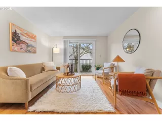 Photo #2: 521811496 Listing