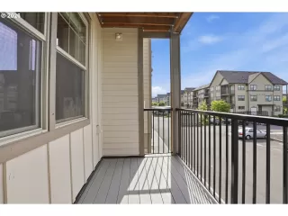 Photo #4: 521811924 Listing