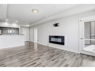 Photo #5: 521811924 Listing