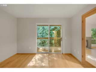 Photo #5: 521991033 Listing