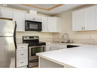 Photo #4: 522677975 Listing 