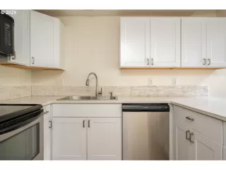 Photo #6: 522677975 Listing 