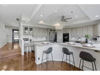 Photo #3: 523583845 Listing 