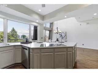 Photo #5: 523583845 Listing 