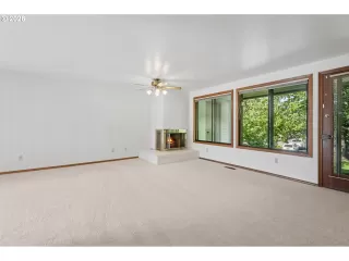 Photo #5: 523626380 Listing 