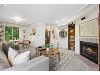 Photo #3: 524313585 Listing 