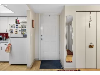 Photo #4: 524399825 Listing