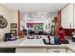 Photo #6: 524399825 Listing