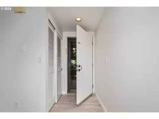 Photo #4: 524543263 Listing 