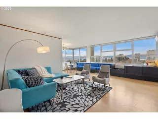 Photo #4: 525302011 Listing