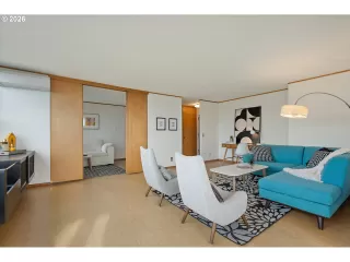 Photo #6: 525302011 Listing