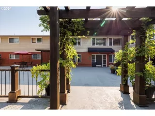 Photo #1: 526810689 Listing