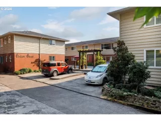 Photo #4: 526810689 Listing