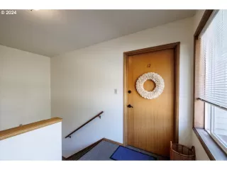 Photo #6: 526810689 Listing