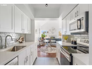 Photo #2: 526941862 Listing