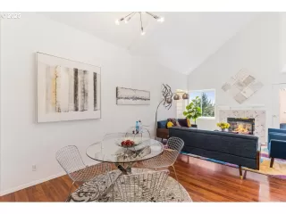 Photo #6: 526941862 Listing