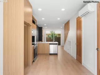 Photo #5: 527037737 Listing