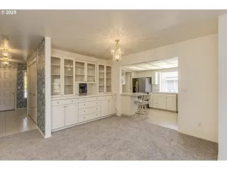 Photo #2: 527054361 Listing