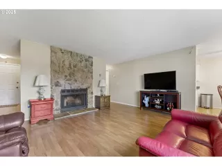 Photo #3: 527203570 Listing 