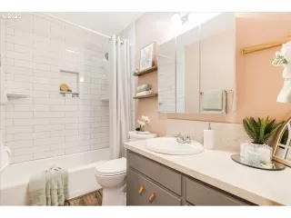 Photo #5: 527242432 Listing