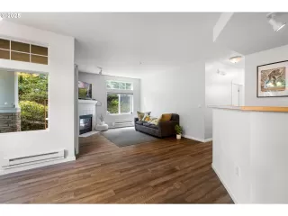 Photo #3: 527644321 Listing