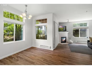 Photo #4: 527644321 Listing