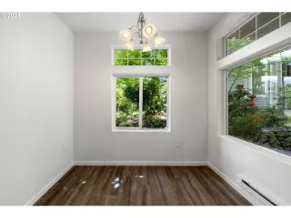 Photo #5: 527644321 Listing