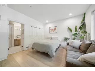 Photo #6: 527826298 Listing 