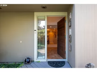 Photo #3: 528060363 Listing