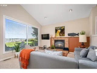 Photo #5: 528060363 Listing