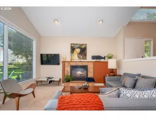 Photo #6: 528060363 Listing