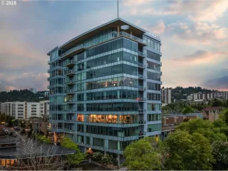 Photo #1: 528215244 Listing