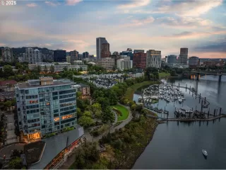 Photo #2: 528215244 Listing