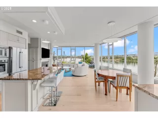 Photo #5: 528215244 Listing