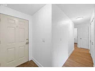 Photo #6: 528475506 Listing