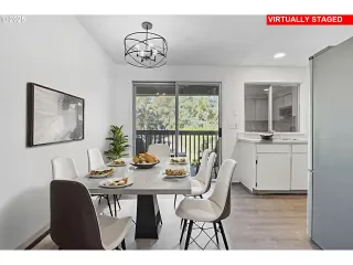 Photo #3: 528717239 Listing