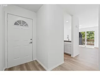 Photo #3: 528749148 Listing