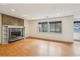 Photo #4: 528973833 Listing 