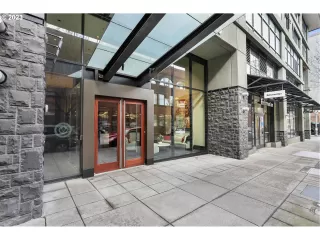 More Details about MLS # 528975318 : 1025 NW COUCH ST 613