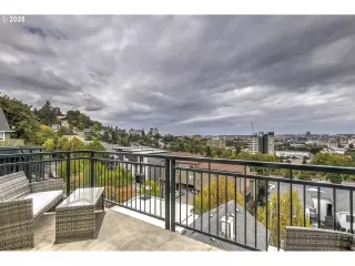 Photo #3: 529089016 Listing