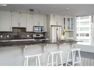 Photo #5: 529759361 Listing 