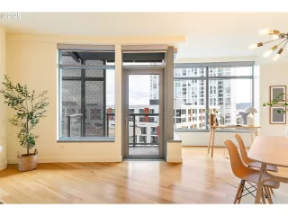 Photo #3: 530254705 Listing 