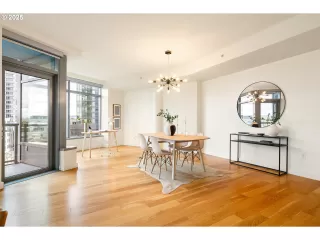 Photo #4: 530254705 Listing 