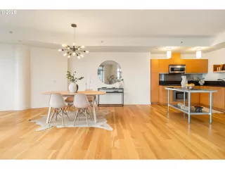 Photo #5: 530254705 Listing 