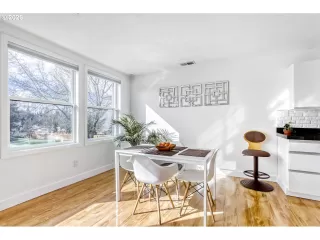 Photo #5: 530334718 Listing 