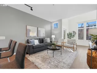 Photo #6: 530383191 Listing 