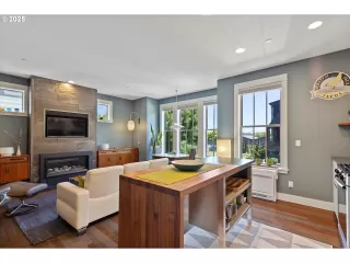 Photo #5: 530505548 Listing