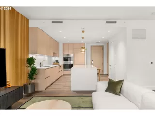 Photo #2: 530758041 Listing 